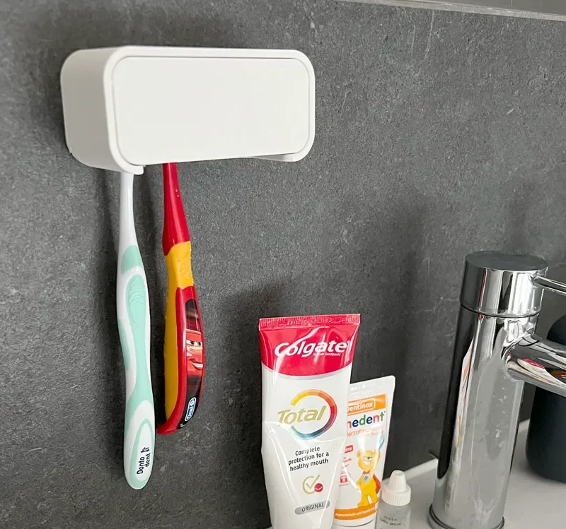 Toothbrush holder 002